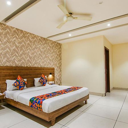 ניו דלהי Fabhotel Golden Glory מראה חיצוני תמונה