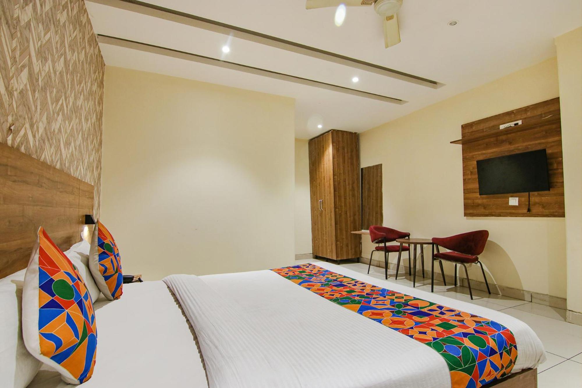ניו דלהי Fabhotel Golden Glory מראה חיצוני תמונה